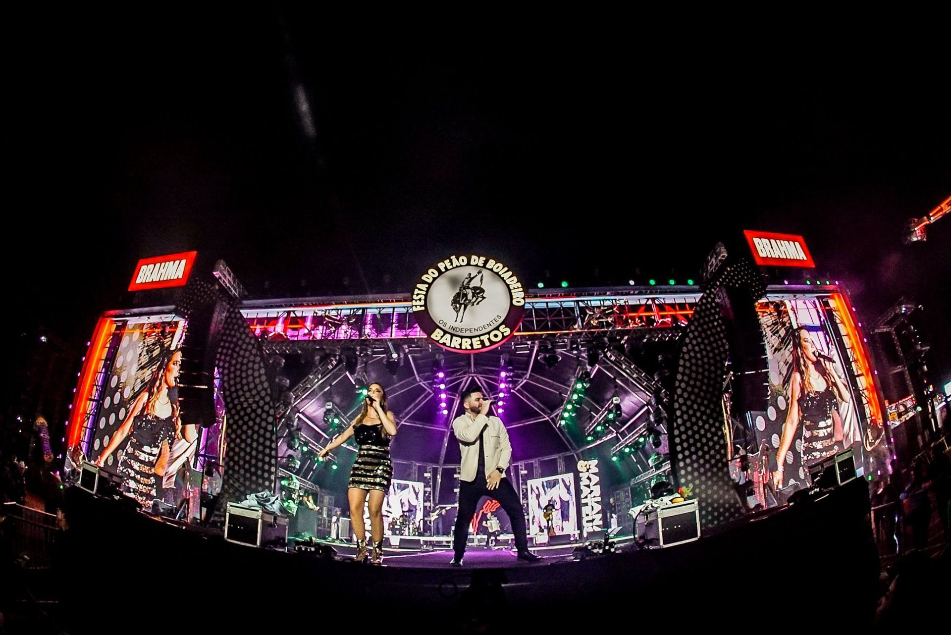 Palco do show visto de longe